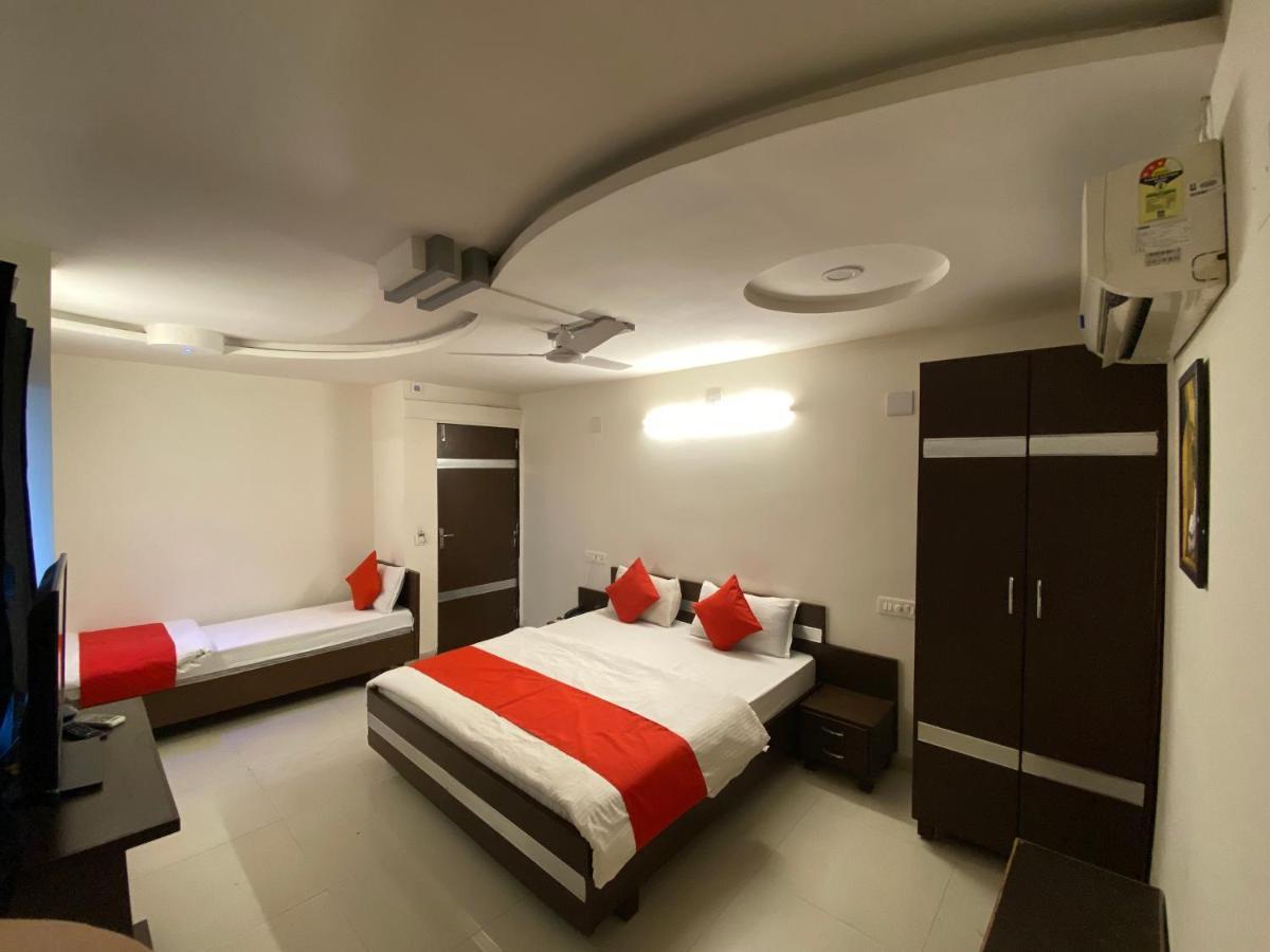 Hotel Riverfront Ahmedabad Habitación foto